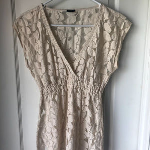 🚨2 for $20🚨 Vanity Sheer Leaf Pattern Top (M)